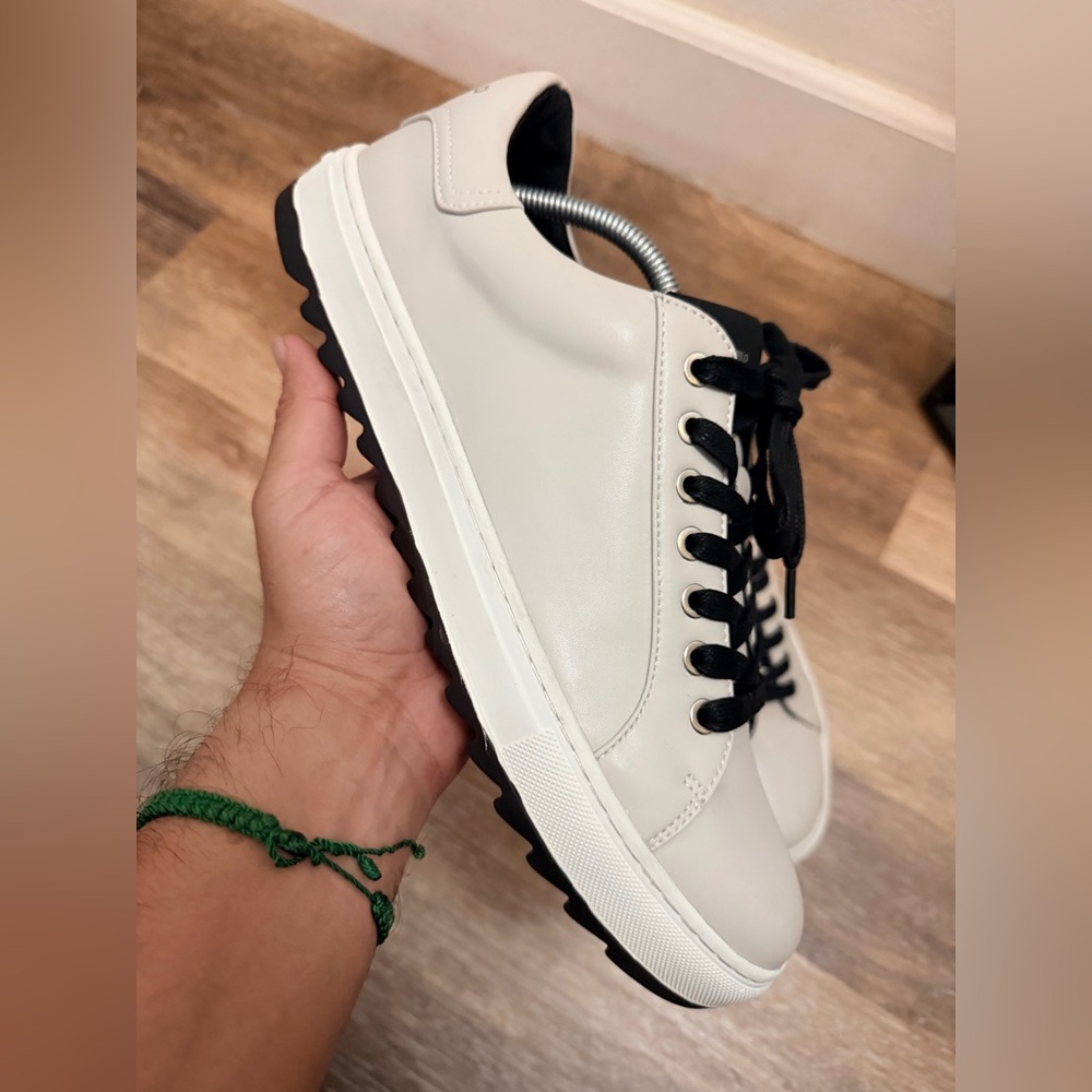 Karl Lagerfeld Low Top Leather Sneaker Men's Size 10.5
